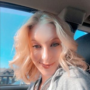 Meet your Posher, Brenna